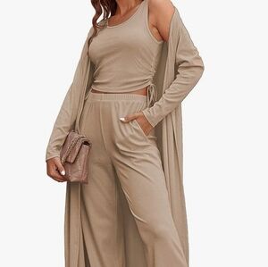 Three piece lounge set